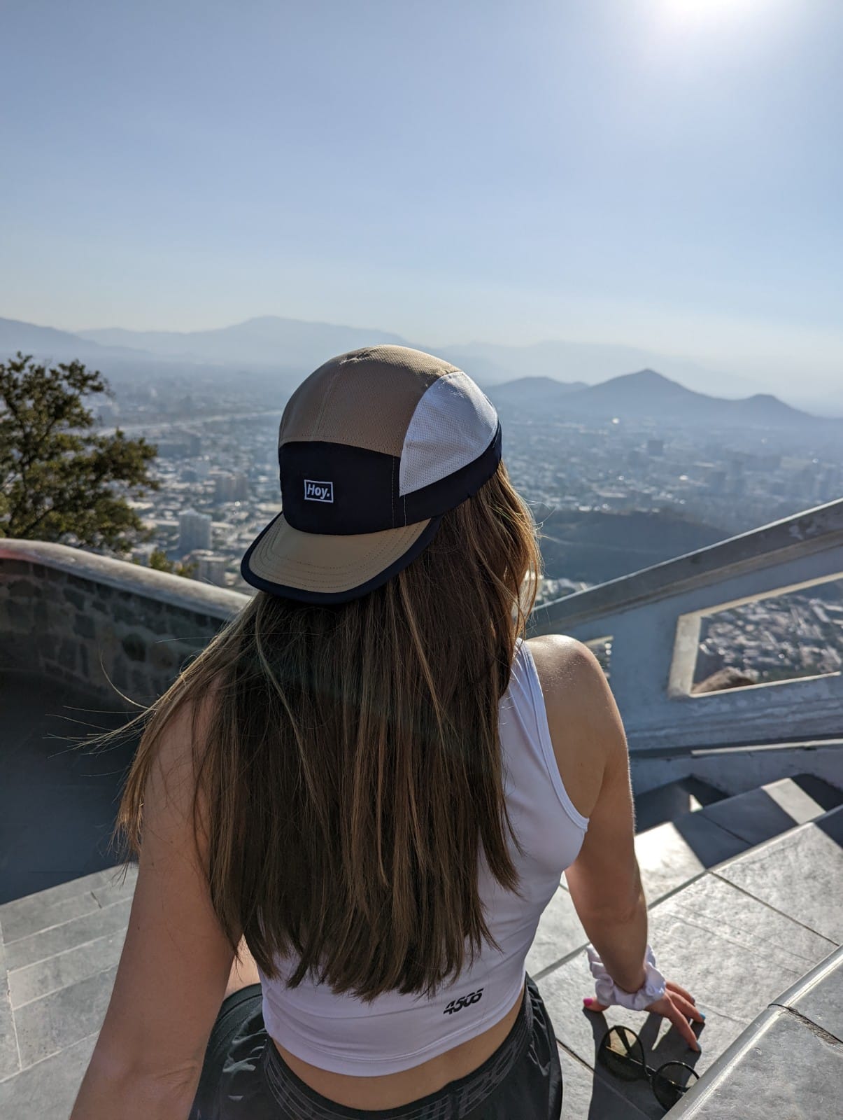 hat-model-mountain